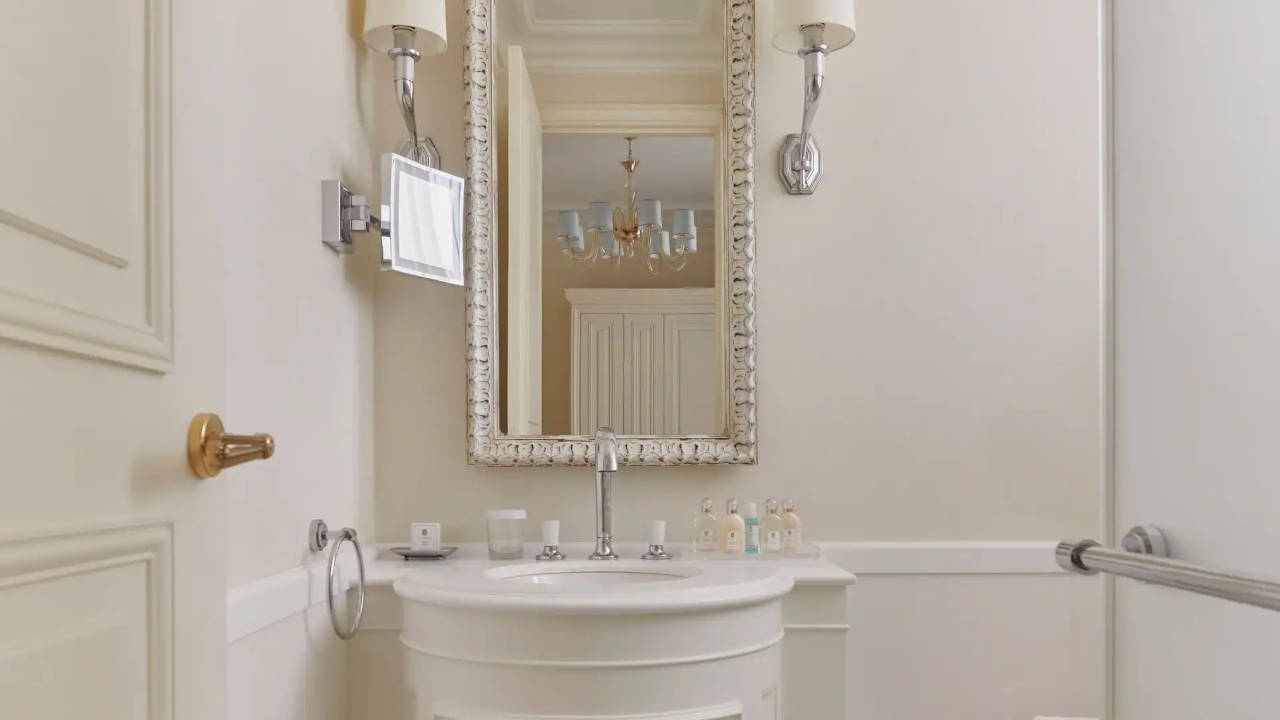 Hotel du Palais Biarritz King Bathroom